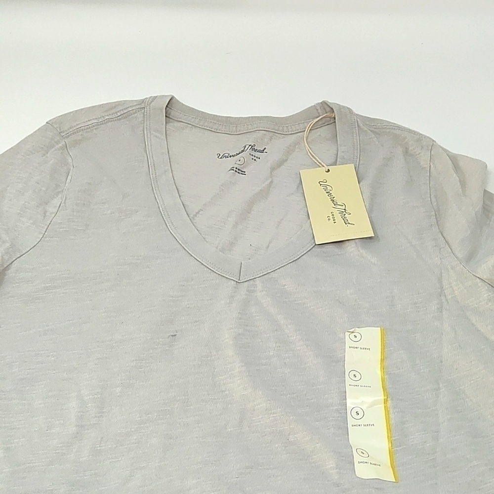 Universal Threads Soft Ladies Tee NWT SIZE S - Picture 1 of 4